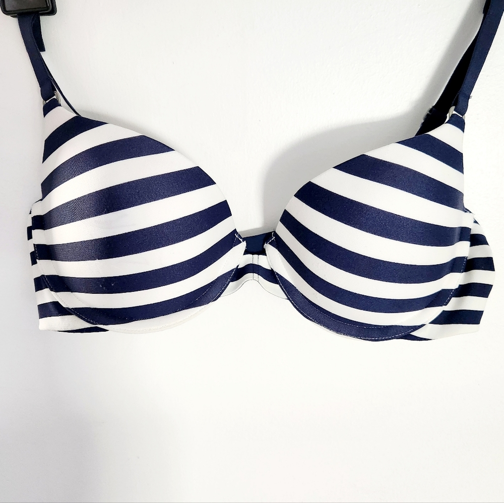 Gilly Hicks Bra